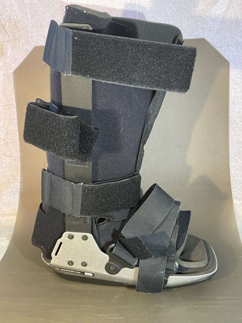 BREG (Medical Walking Boot) “High Top Foot /Ankle Surgery Brace” Size Med. (1455